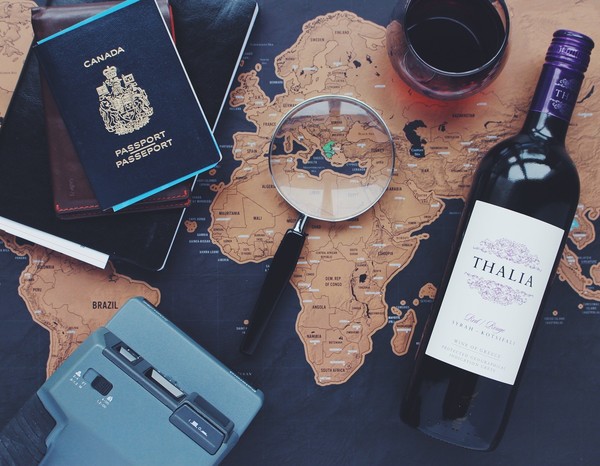 세계여행관광협회(World Travel & Tourism Council)에 따르면 코로나19로 인해 전 세계 여행업 관련 직업은 전년 대비 31%, 각국의 여행 관련 GDP 감소 총합은 2조 7천 억이 감소해 전년 대비 30% 감소할 전망이다. (출처: Pixabay)