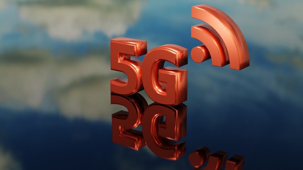 통신 기술은 2G을 거쳐 3G, 4G에 이어 5G까지 발 빠르게 발전해왔다. (출처: 픽사베이)